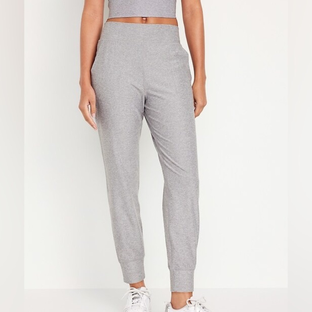 Old Navy Extra High-Waisted CloudComfy 7/8 Joggers